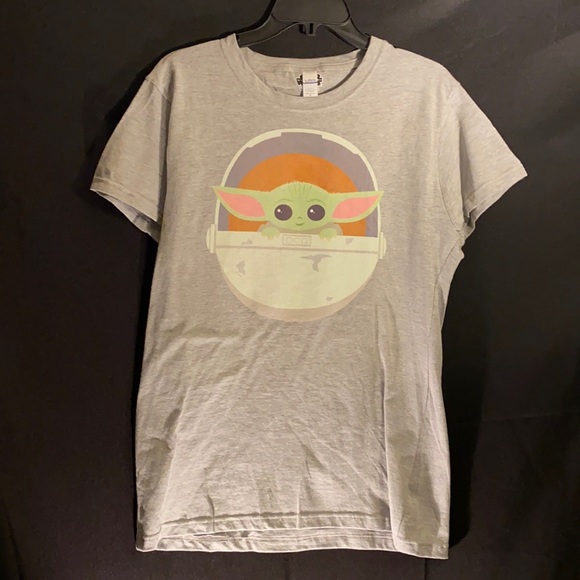 Hot Topic The Child Baby Yoda Short Sleeve T-shirt - Picture 2 of 9